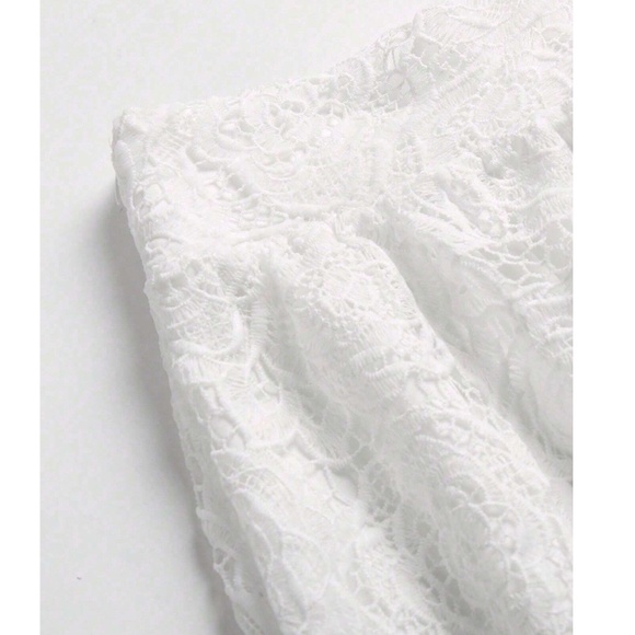 Classic white Floral lace Lined Flowy Maxi Skirt - Picture 3 of 5